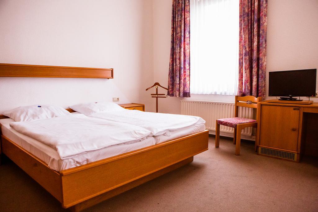 Hotel Am Bahnhof Stendal Quarto foto